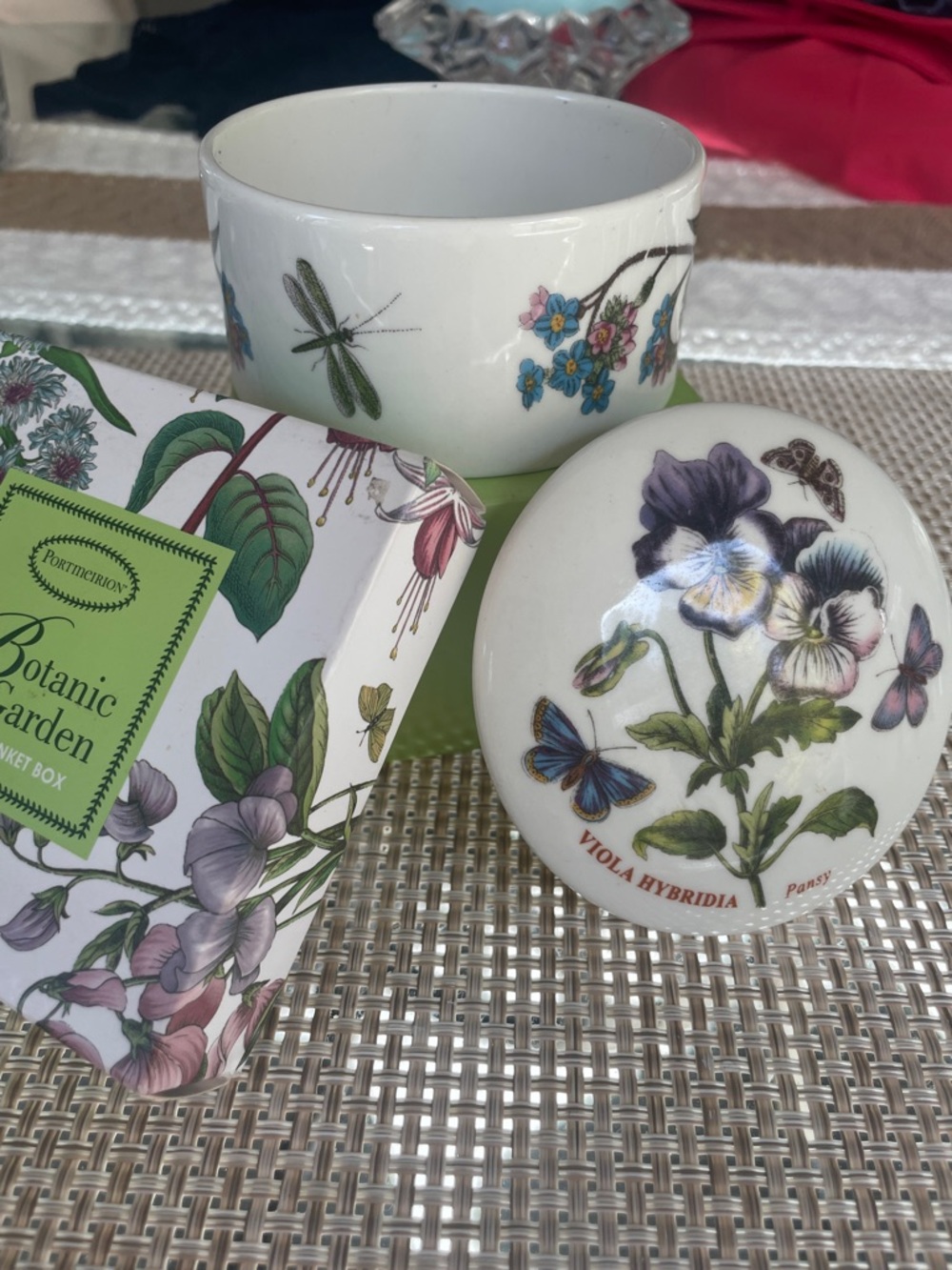 🌷 NEW Portmeirion Pansy Viola Hybridia Trinket Box in Purple, Yellow, Green - Picture 3 of 4
